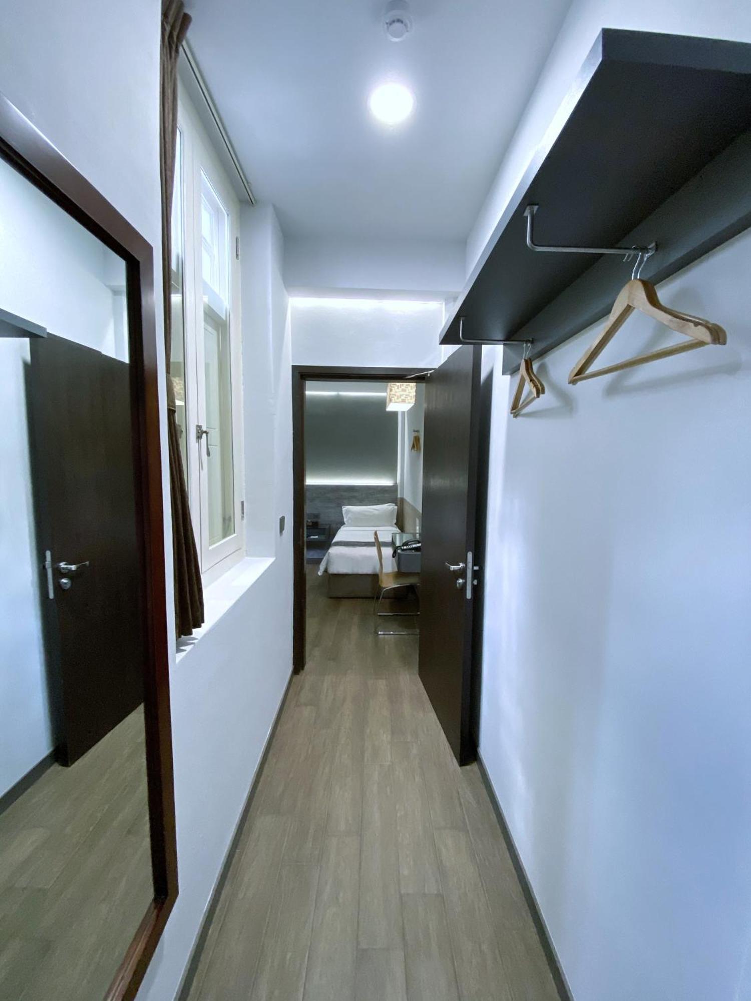 Bliss Hotel Singapore Room photo